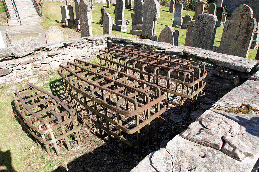 Mortsafes