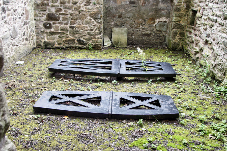 Mortsafes